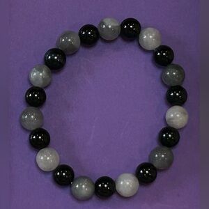 Handmade beaded bracelet with black Onyx and gray quartz beads